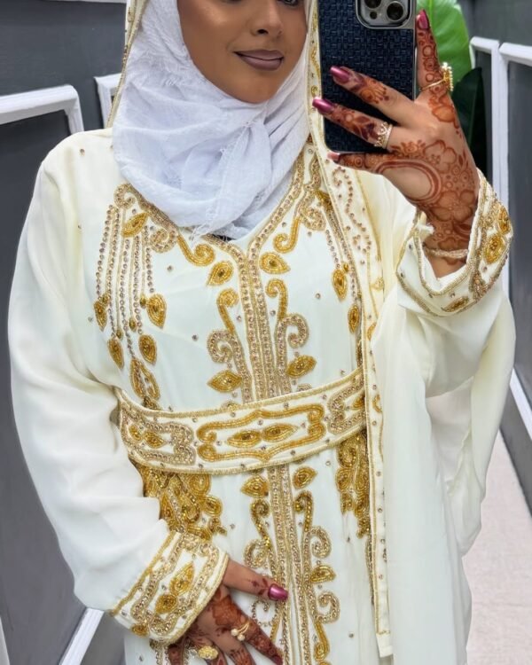 White Moroccan bridal kaftan (2)