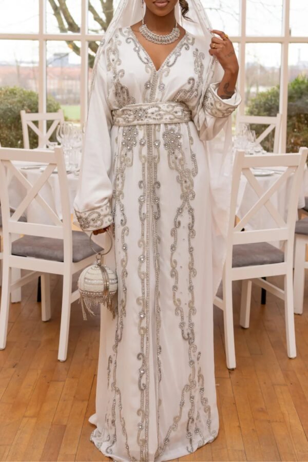 White and silver Moroccan bridal kaftan (1)